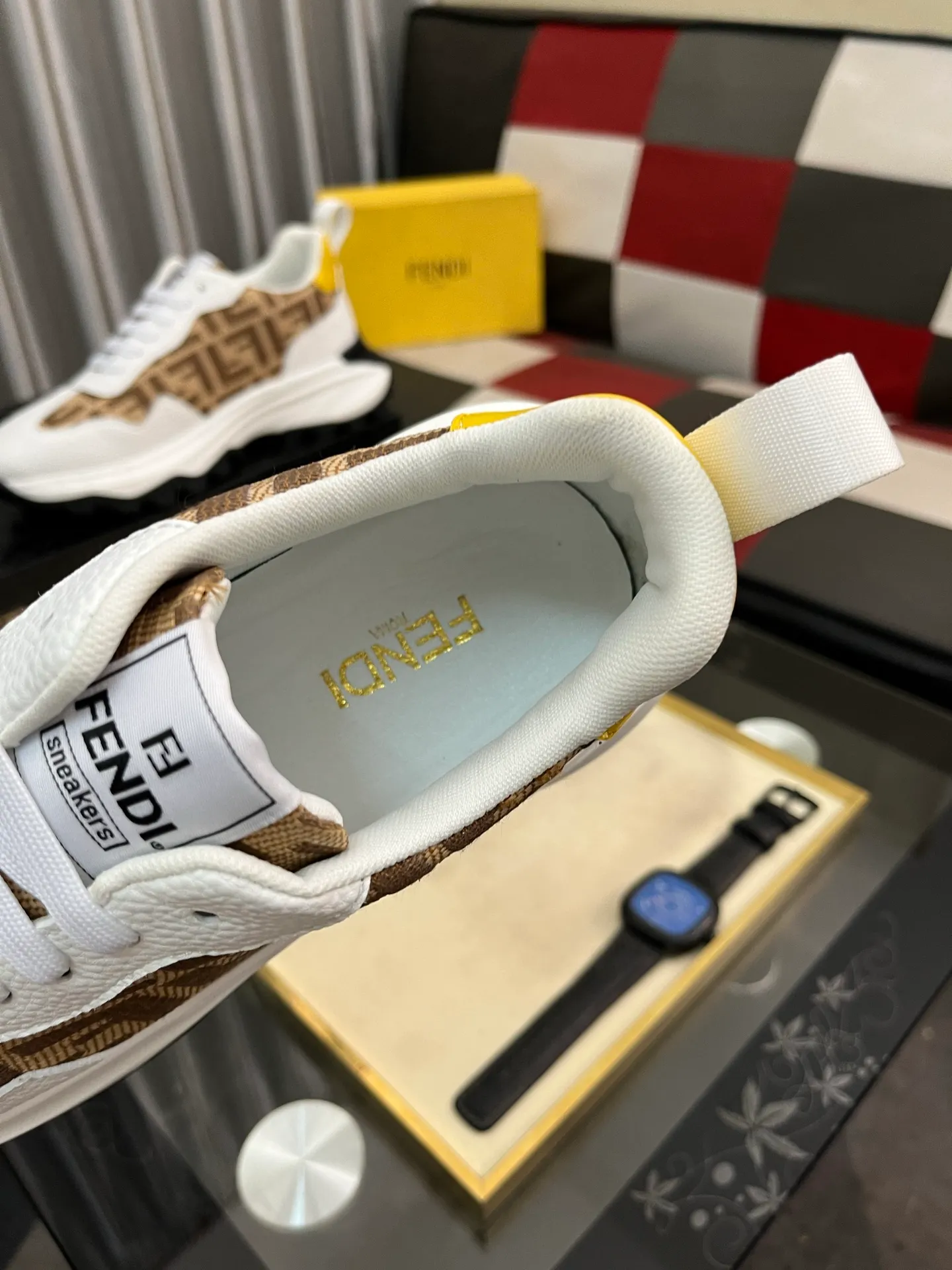 Men's Men's Shoes💰458⌚️⌚️[FENDI] Fendi's classic and comfortable men's, this complex sneaker is made of soft calfskin➕genuine leather lining➕original ultra-light rubber material with rough outsole. This unique light style is suitable for the casual and refined sensibility of this season. It is comfortable and natural on the feet. It is an everyday style for casual travel in autumn and winter! Code number: 38-443️⃣Colors available